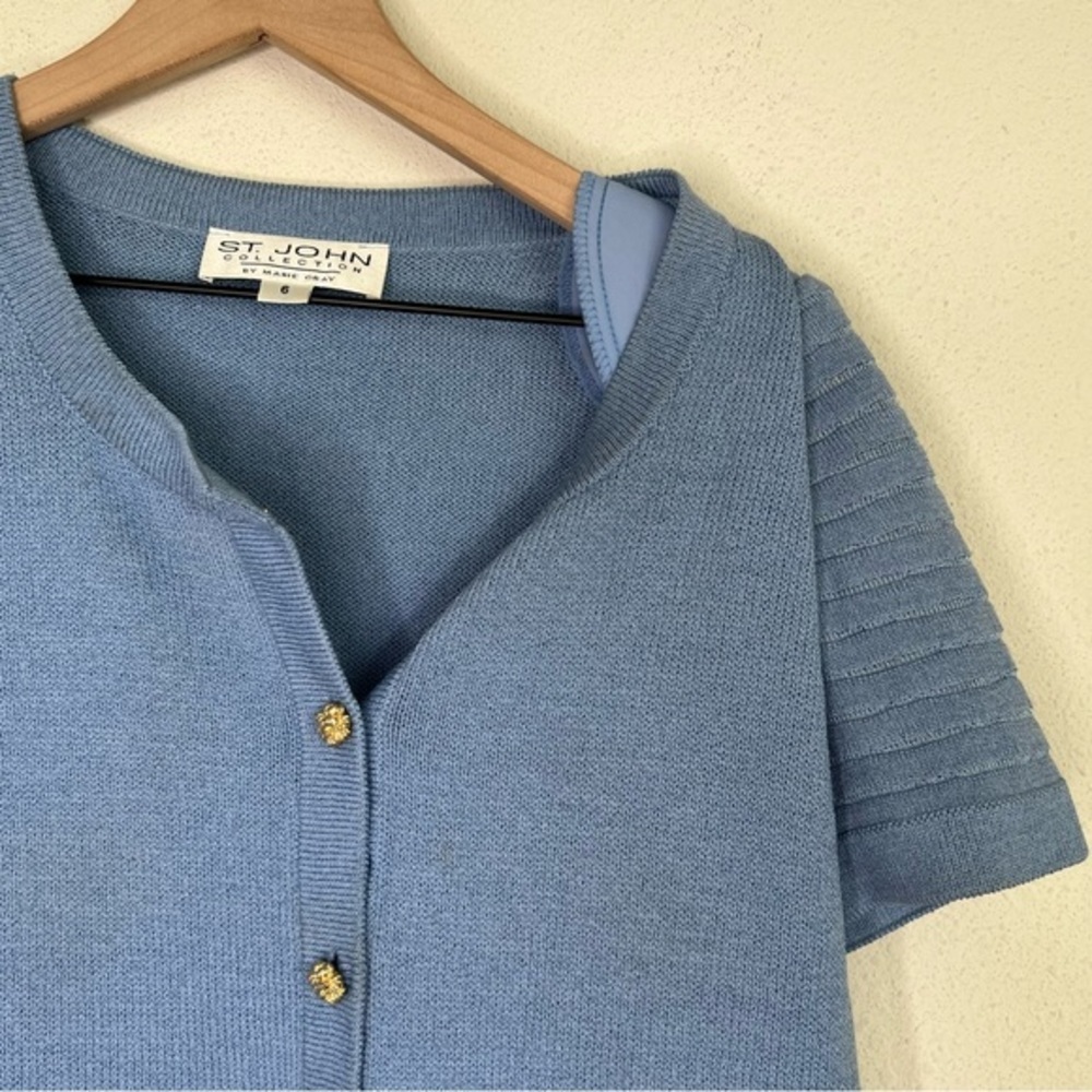 St. John Short Button Up Sweater Top, Blue, size 6 - Picture 4 of 5